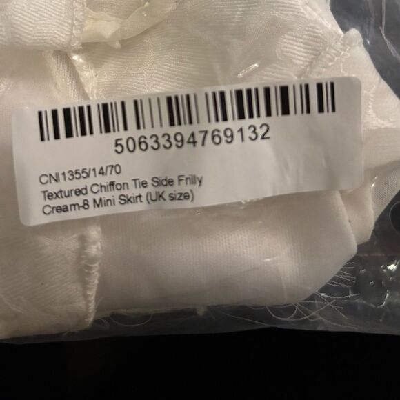 Prettylittlething Cream Textured Chiffon Tie Side Frilly Mini Skirt UK 8 US 4 - Picture 10 of 10